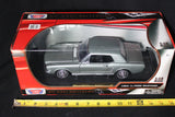 Motor Max 1964 1/2 Ford Mustang 1:18 Die Cast