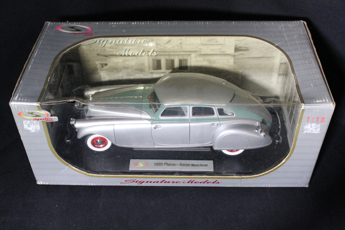 Signature Models 1933 Pierce-Arrow 'Silver Arrow' 1:18 Die-Cast