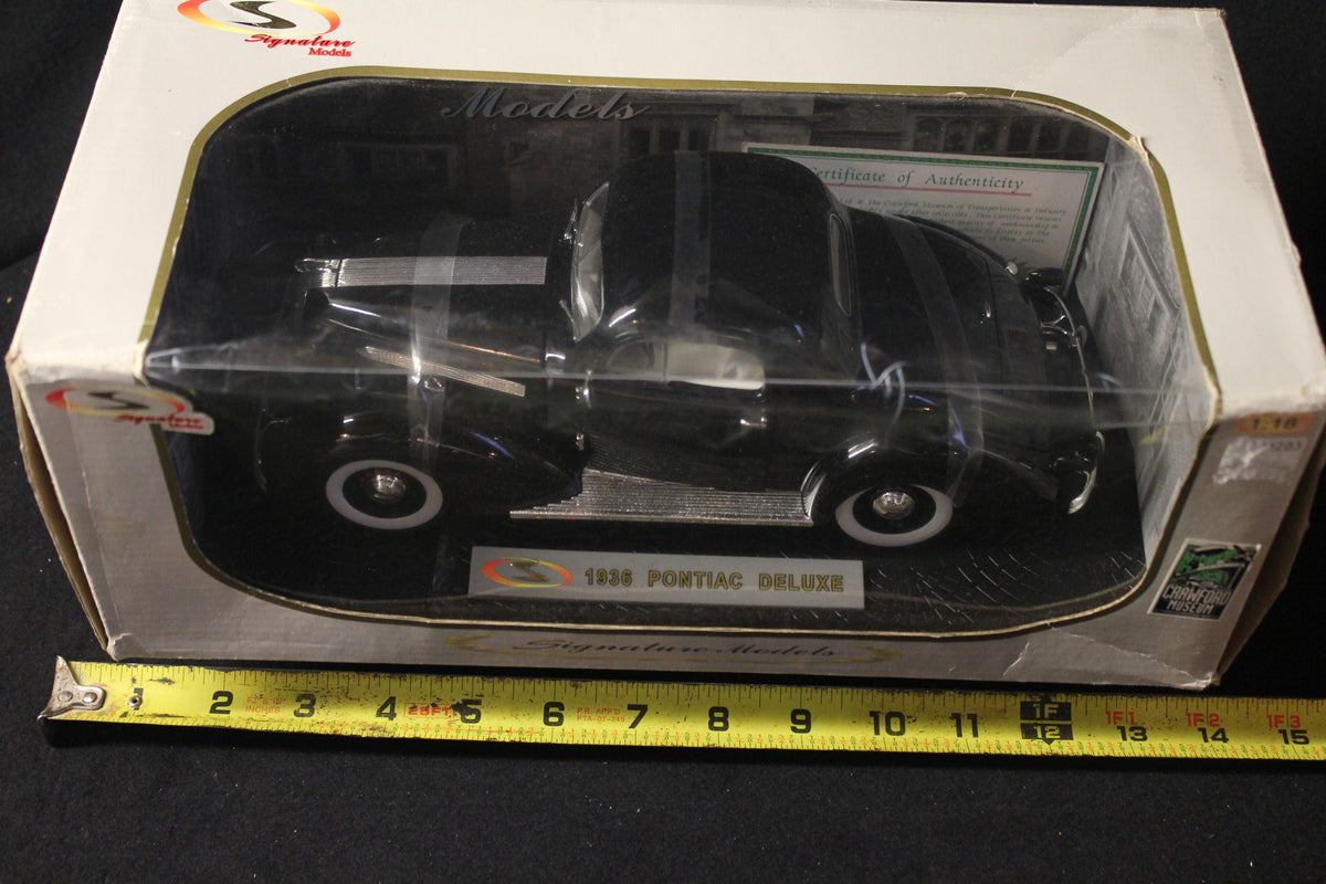 Signature Models 1936 Pontiac Deluxe 1:18 Die Cast