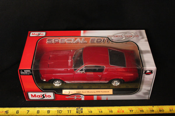 Maisto 1967 Ford Mustang GTA Fastback 1:18 Die Cast