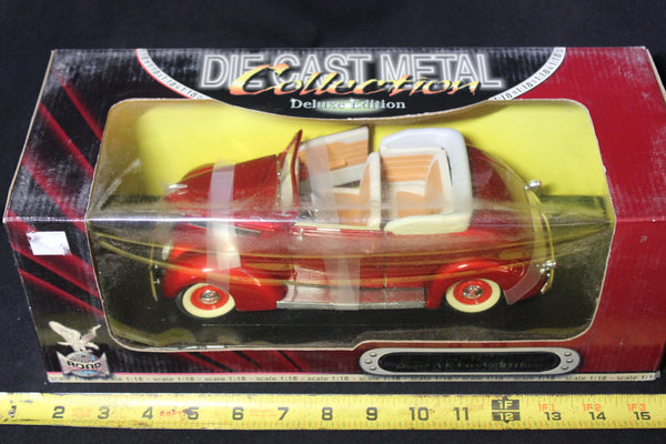 Road Signature 1937 Ford V8 Convertible 1:18 Die Cast