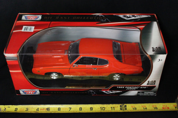 Motor Max 1969 Pontiac GTO Judge 1:18 Die Cast