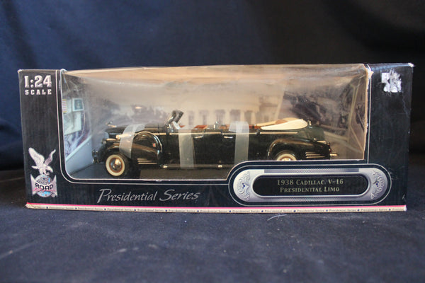 Road Signature 1938 Cadillac V-16 Presidential Limo 1:24 Die Cast